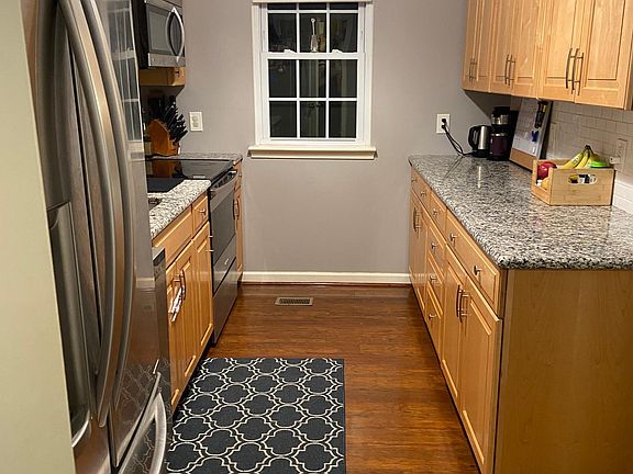 3rd image of 1568 S Coventry Ln