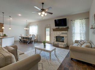 156 Birdsong Ln, Terrell, TX 75160