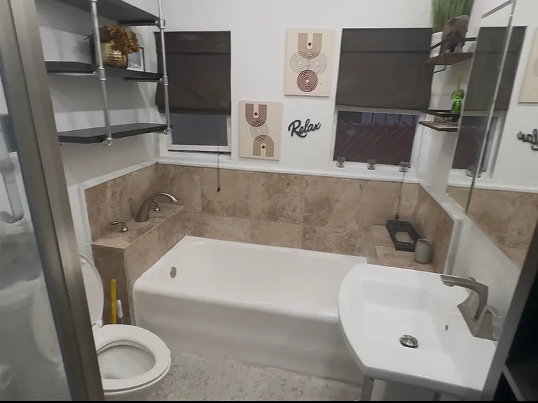 Full Bathroom