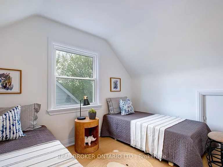 40 Stamford Sq N — Photo 9