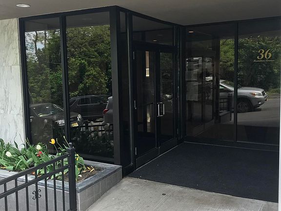 3rd image of 36 Hamilton Ave APT 5R