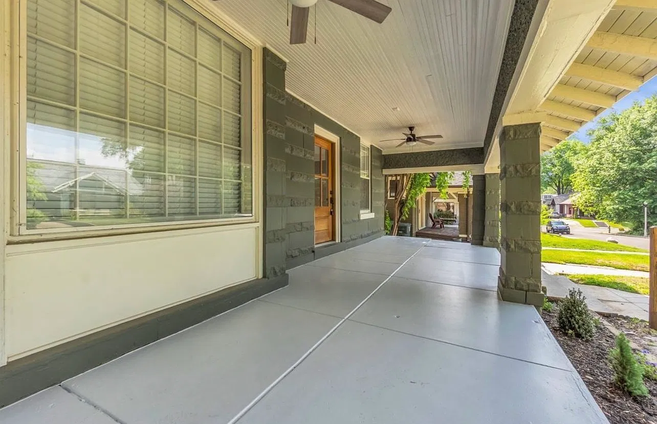 4 bed, 2572 sqft, $2,600 — Photo 3