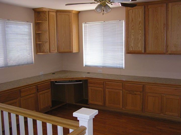 Granite desktop,oak cabs