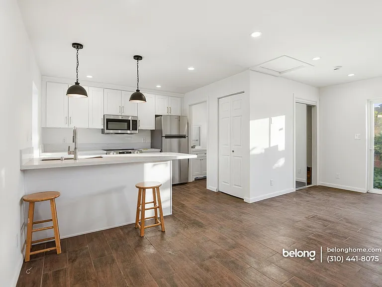 648 Anita St #1 — Photo 8