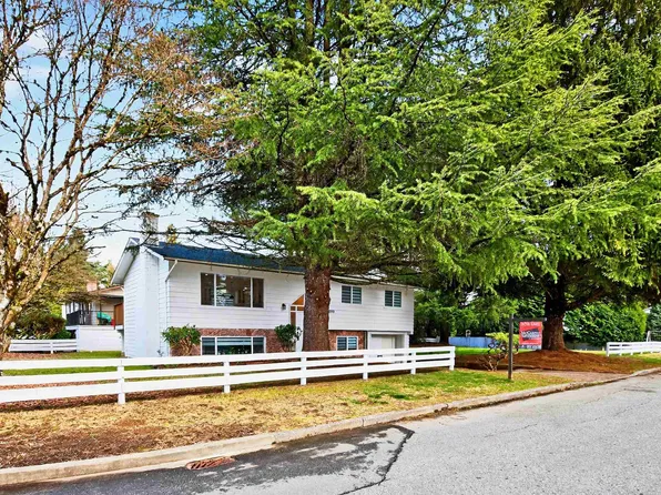 21099 Berry Ave, Maple Ridge, BC V2X 7V3