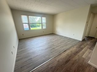 200 W Commercial St, White Heath, IL 61884