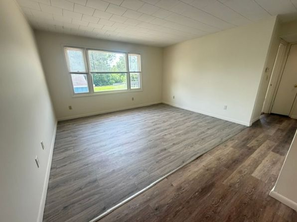 200 Commercial St APT B8