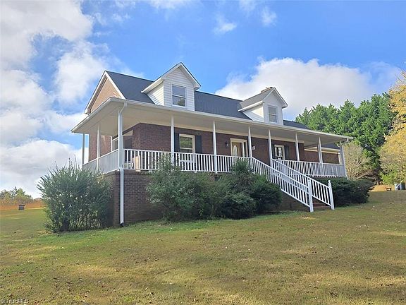 2nd image of 1688 Birchwood Dr
