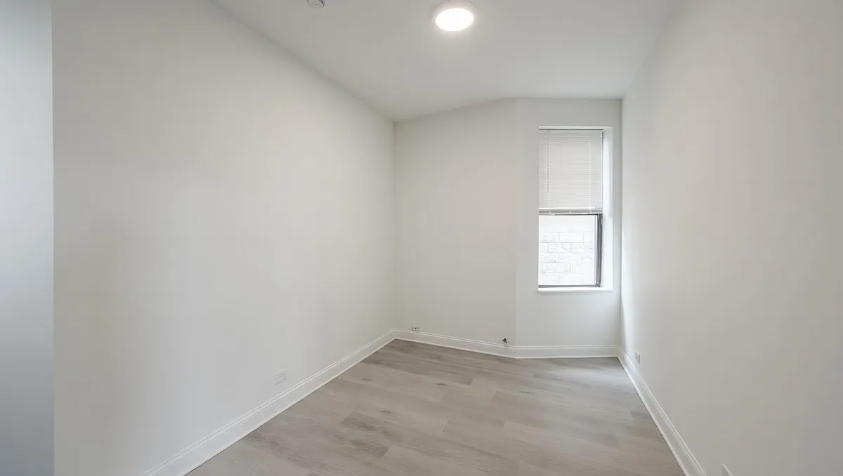 Building Photo - 4832 N Winthrop Ave #3W