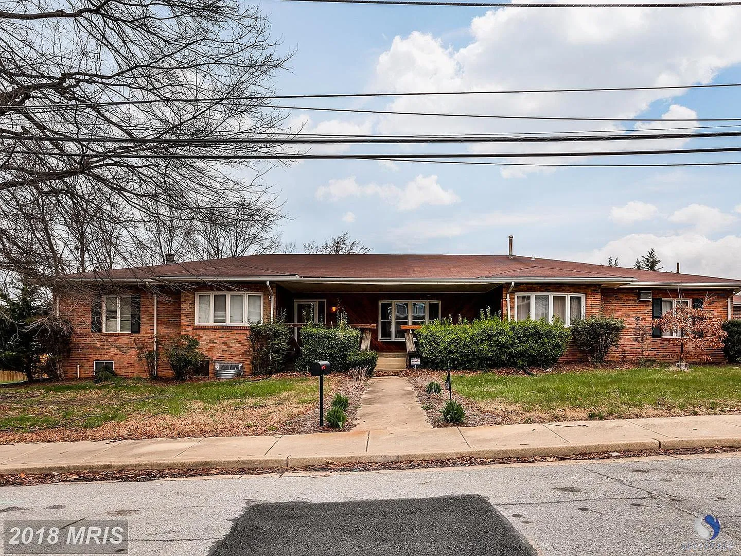 6104 Lee Pl photo 1