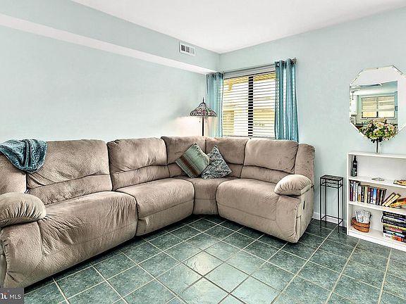 5th image of 131 112th St #131B