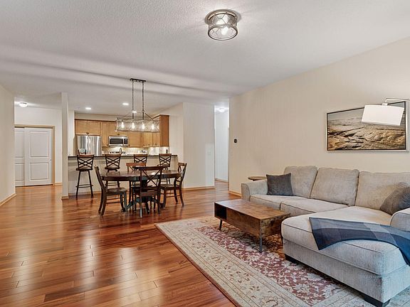 5th image of 10806 S Shore Dr Unit 108