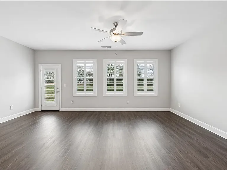 550 Twyla Dr — Photo 5