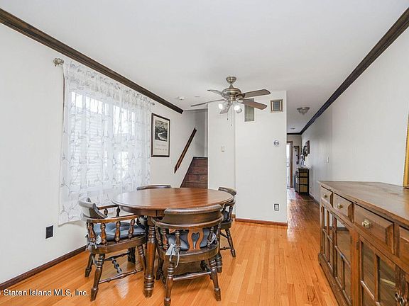 4th image of 20 Derby Ct