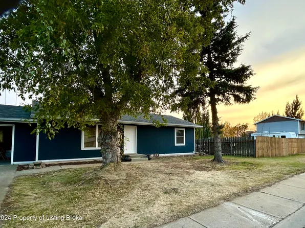 769 22nd St W, Dickinson, ND 58601