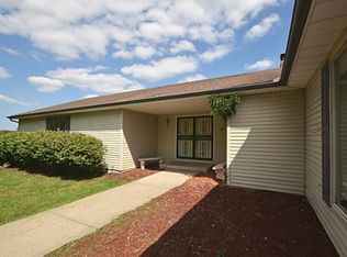 7655 SW County Line Rd, Smithville, MO 64089