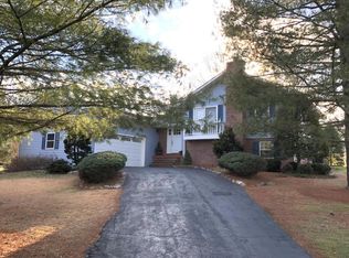 344 Howard Rd, La Follette, TN 37766