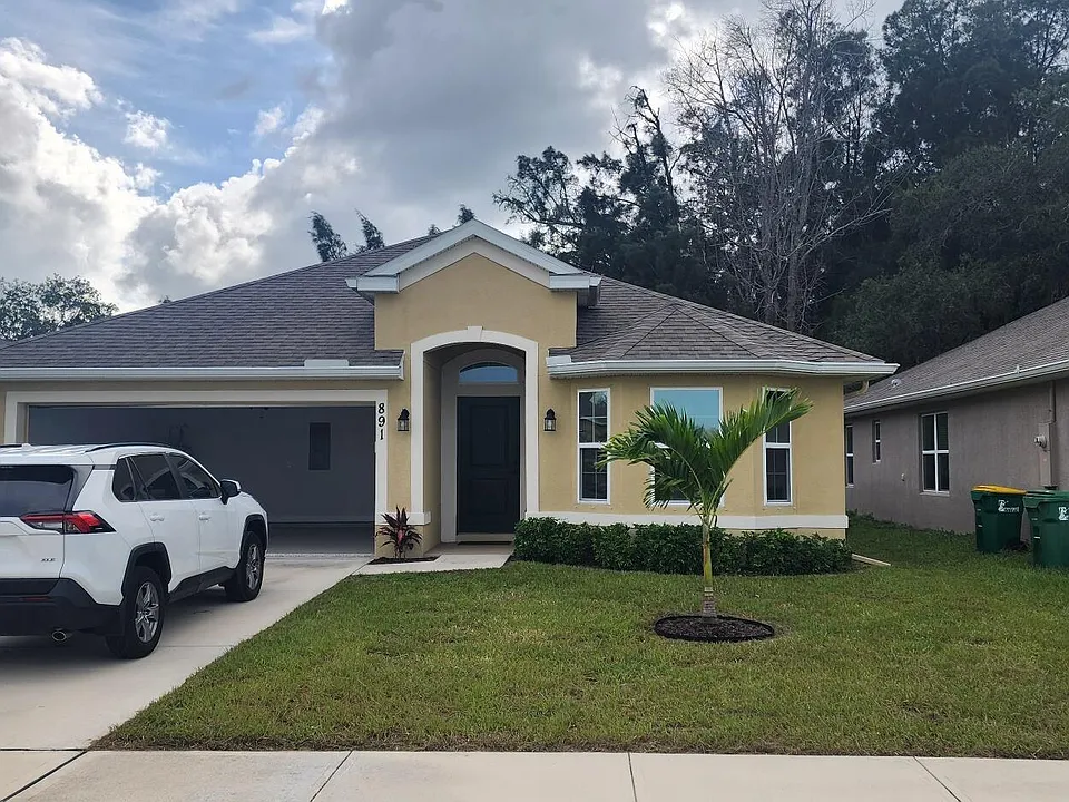 891 Tupelo Cir