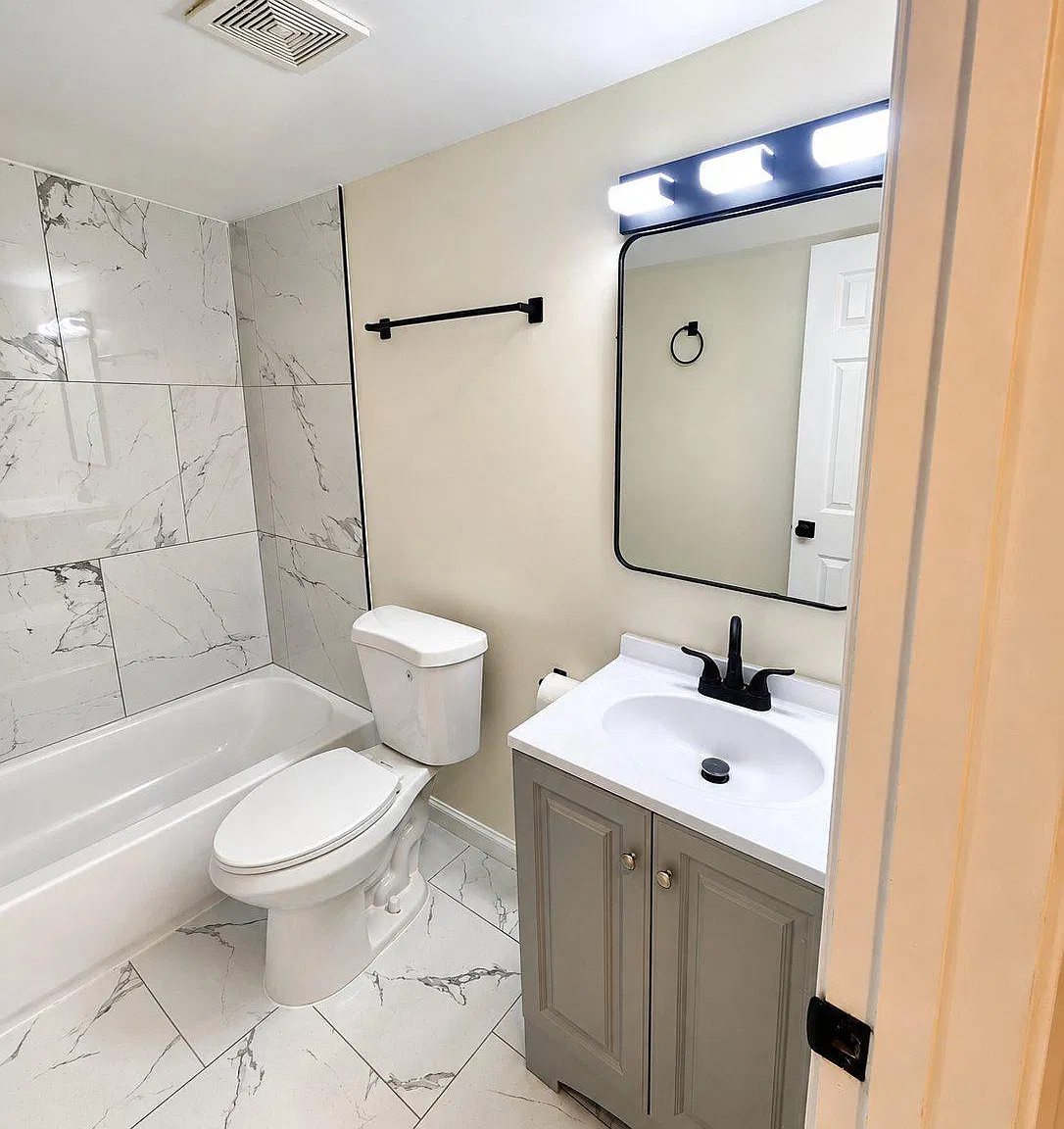 Pines Condominium — Photo 3