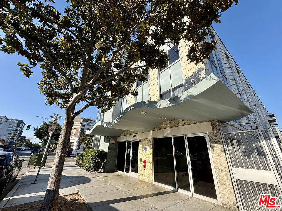 Building Photo - 250 Linden Ave #201
