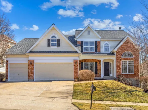 1016 Speckledwood Manor Ct, Chesterfield, MO 63017