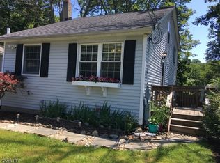 137 Vermont Trl, Hopatcong, NJ 07843