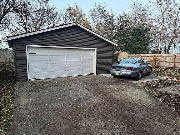 2nd image of 313 10th Ave
