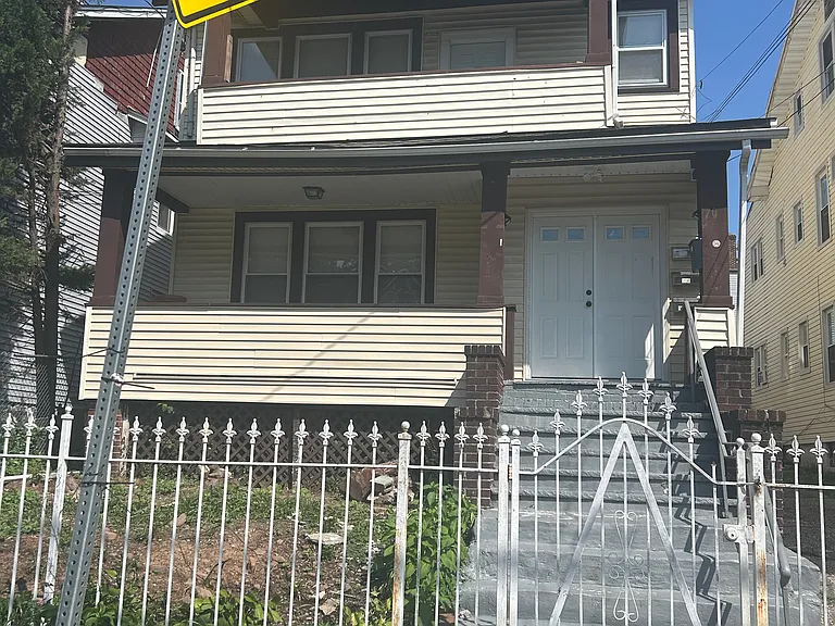 70 Cedar Ave #2 — Photo 9