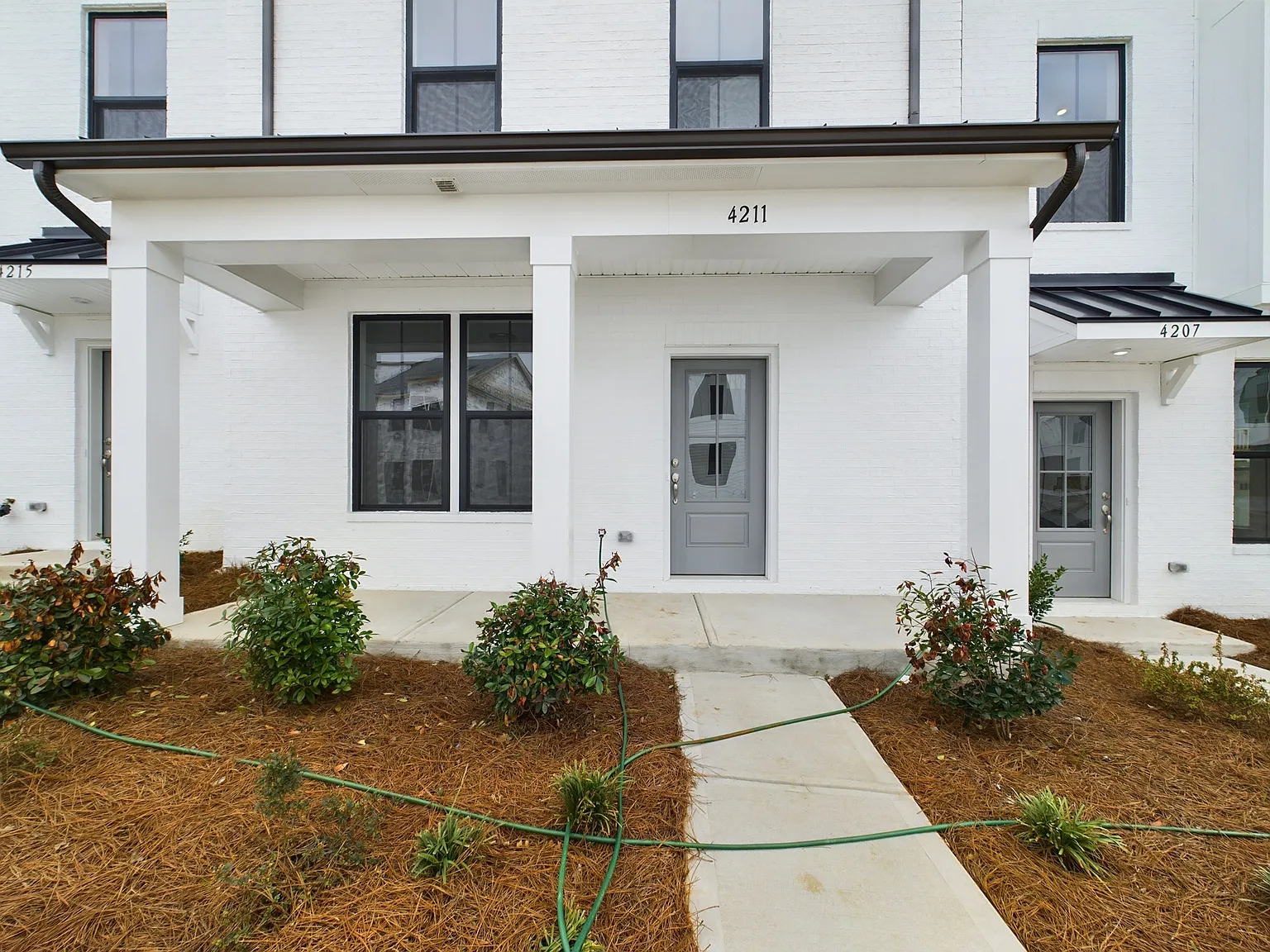 3 bed, 3.5 bath, 1887 sqft, $2,900 — Photo 4