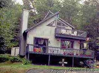 68 Emerald Ave, Gouldsboro, PA 18424