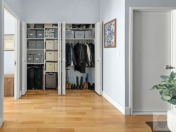 3rd image of 99 John St APT 619