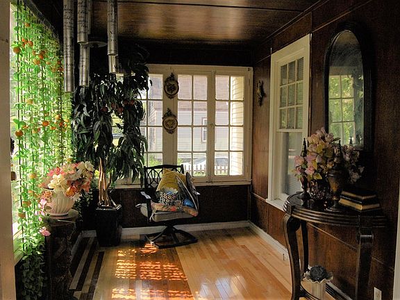 2nd image of 2773 Joyce Ave