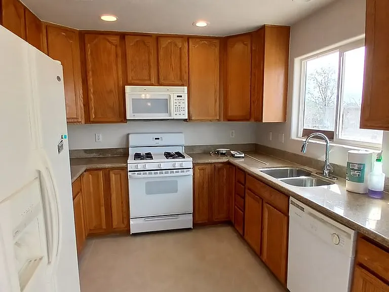 2377 Sand Knoll Ave — Photo 5