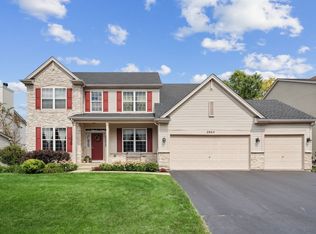 2064 Holt Ln, South Elgin, IL 60177