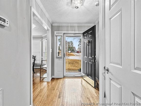 4th image of 403 Lionshead Rd