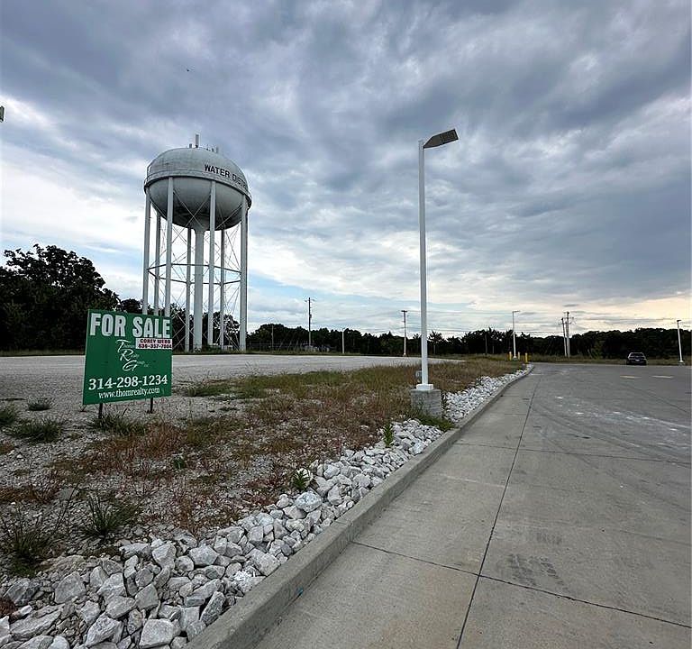 1st image of 21 E High Way