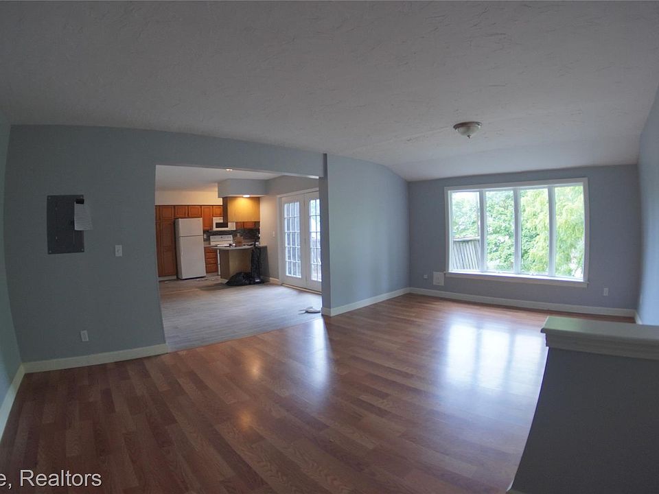 1st image of 510 Pleasant St APT 4