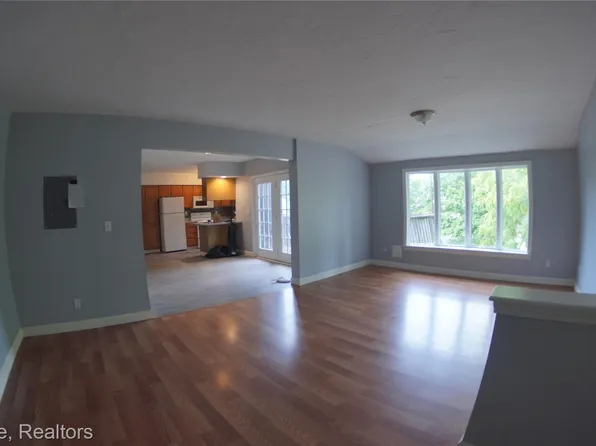 510 Pleasant St APT 4, Charlotte, MI 48813