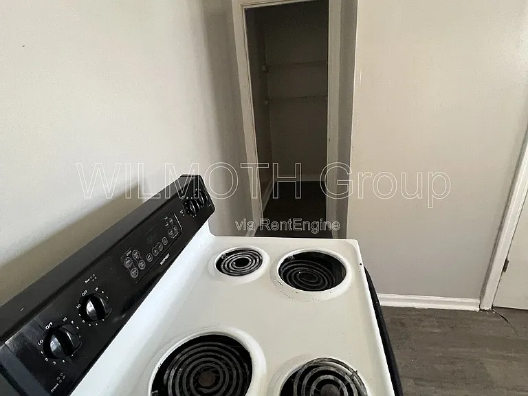 320 N Sherman Dr #A — Photo 7