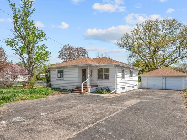 4255 NW 6th Dr, Des Moines, IA 50313
