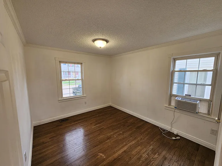 1408 Bird Ave — Photo 5