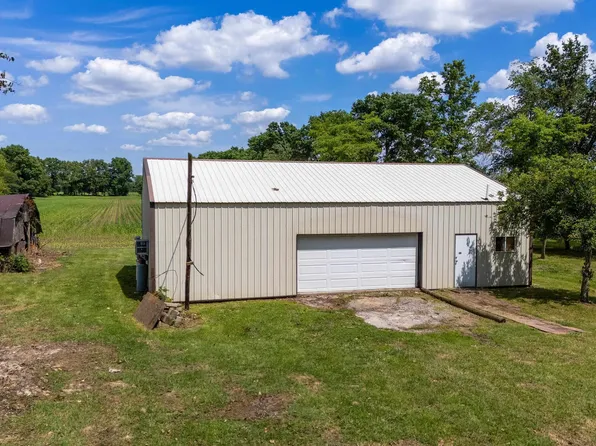 18640 Mount Zion Rd, Benton, IL 62812
