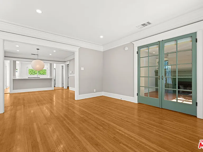 1441 N Ogden Dr — Photo 11