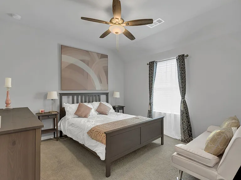 3908 Lucan Ln — Photo 25