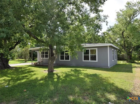 202 Dan Ave, Port Lavaca, TX 77979