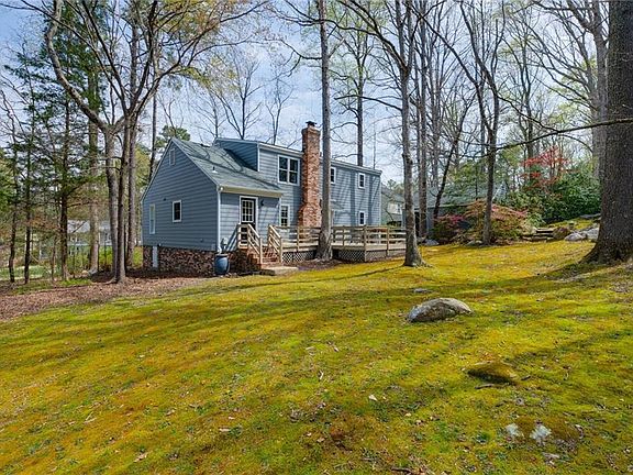 3rd image of 9631 Woodstream Dr