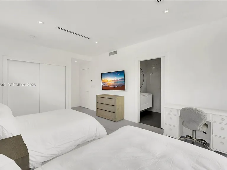7830 Atlantic Way — Photo 14