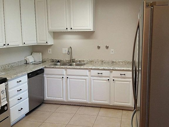 2nd image of 722 Laurel Ave