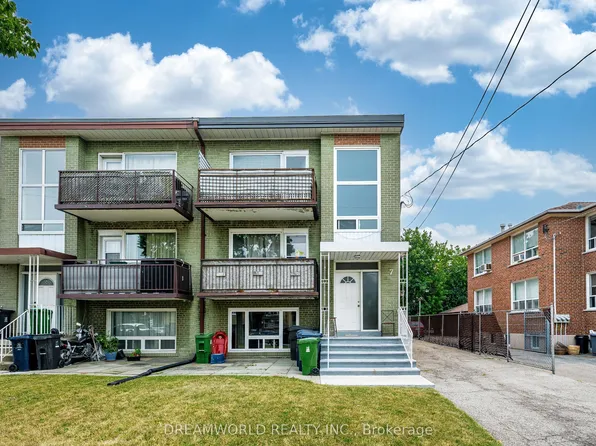 7 Diana Dr, Toronto, ON M3M 2W2