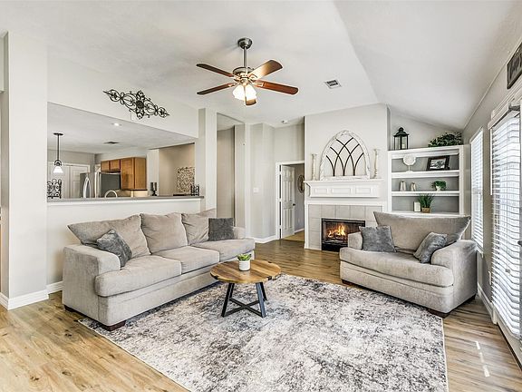 4th image of 14035 Fair Glade Lane